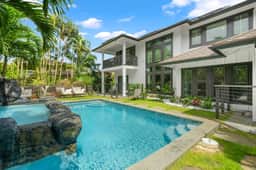 House with AC, Theater Room, Pool, Built in speakers - Image 2